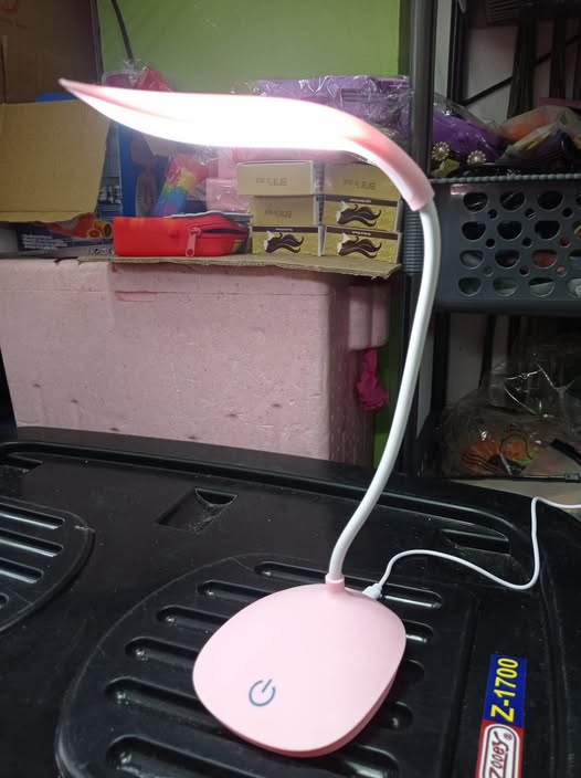 Third Gear Touch Brighten LED Table Lamp