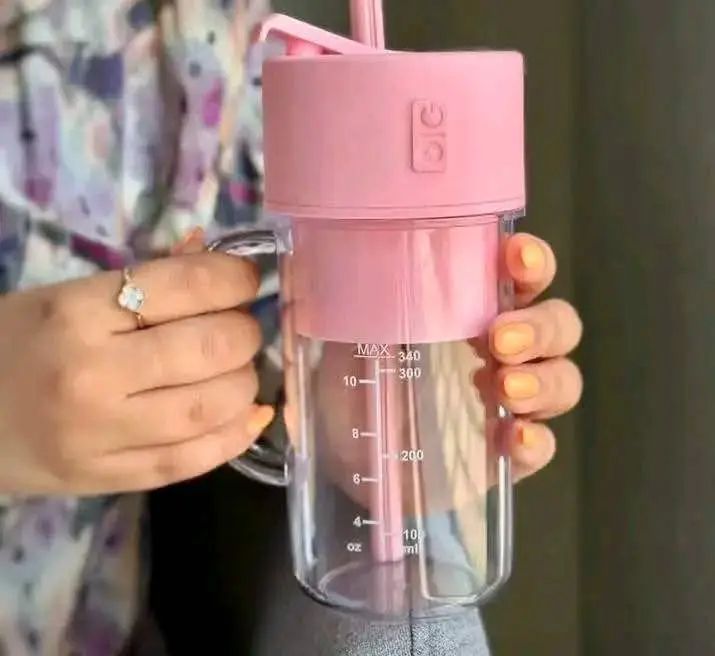 Portable A-807 Crusher Juicer with Juice Cup & Straw